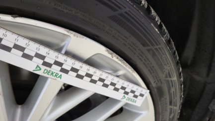 Zdjęcie przedmiotu: Toyota Camry 2.5 Hybrid Executive CVT Oświadczenie o utracie DR