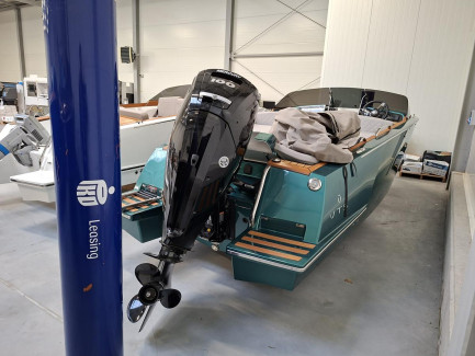 Zdjęcie przedmiotu: Моторний човен VTS FLYING SHARK CAPRI BOWRIDER 5.7