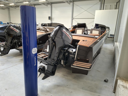 Zdjęcie przedmiotu: Ł&oacute;dź motorowa VTS FLYING SHARK BOWRIDER 5.7