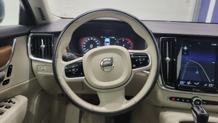 Zdjęcie przedmiotu: Volvo S90 D5 SCR AWD Inscription aut