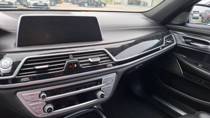 Zdjęcie przedmiotu: BMW 740D xDrive Steptronic