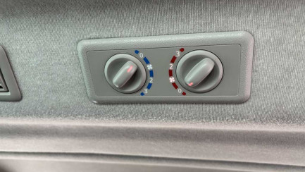 Zdjęcie przedmiotu: RENAULT/CARPOL TRAFIC Kombi 2.0 dCi E6d 3.1t Equilibre