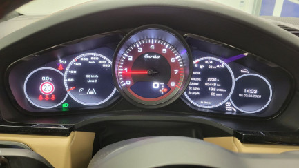 Zdjęcie przedmiotu: Porsche Cayenne Turbo Błędny wpis mocy i pojemności silnika w DR