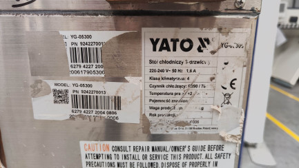 Zdjęcie przedmiotu: Холодильний стіл для піци YATO YG-05300 з 3 дверима та нижнім охолоджувальним блоком