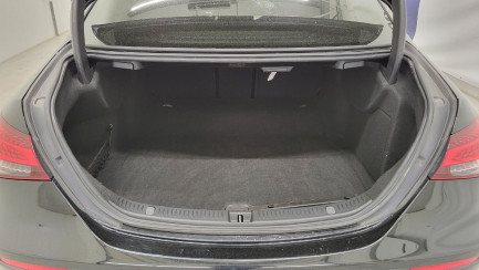 Zdjęcie przedmiotu: Mercedes-Benz E 220 d 4-Matic AMG/Avantgarde