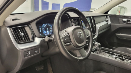 Zdjęcie przedmiotu: Volvo XC60 D4 SCR AWD Momentum aut