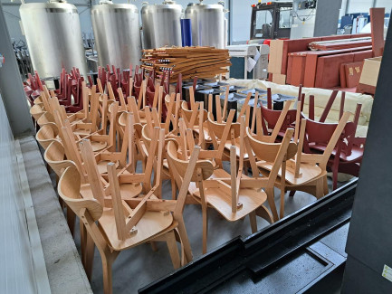 Zdjęcie przedmiotu: Restaurant equipment (chairs, tables, umbrellas, deckchairs)