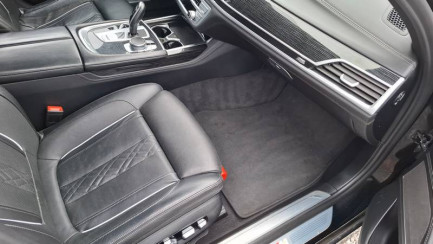 Zdjęcie przedmiotu: BMW 740D xDrive Steptronic