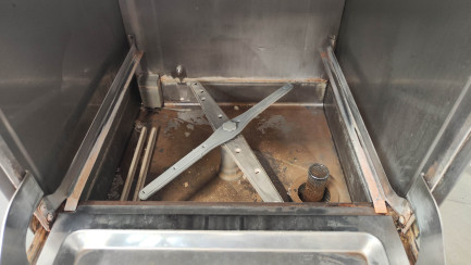 Zdjęcie przedmiotu: Stalgast 801507 universal dishwasher with steamer, detergent dispenser, discharge pump, P 4.9/3.4 kW, U 400/230 V