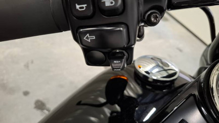 Zdjęcie przedmiotu: Harley Davidson Road King Special