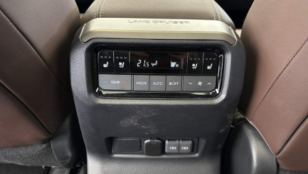 Zdjęcie przedmiotu: Toyota Land Cruiser 2.8 D-4D Executive Aut.