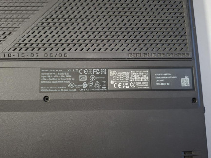 Zdjęcie przedmiotu: Ігровий ноутбук ASUS ROG Strix G713I-HX055W з AMD Ryzen 7 4800H/32 ГБ/512/WIN11 RTX3060