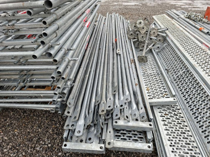 Zdjęcie przedmiotu: Elements of facade scaffolding of the DELTA 70 system