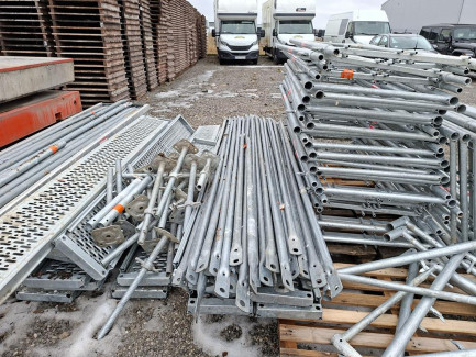 Zdjęcie przedmiotu: Elements of facade scaffolding of the DELTA 70 system