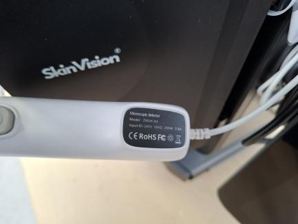 Zdjęcie przedmiotu: SkinLight Esthetical Skin Vision ZMLH-A3 skin analyzer