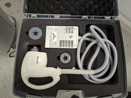 Zdjęcie przedmiotu: ALMA Accent Prime medical device designed for skin firming and body shaping treatments, including body and face shaping, cellulite reduction, skin firming and rejuvenation