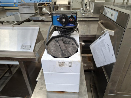 Zdjęcie przedmiotu: A set of catering equipment