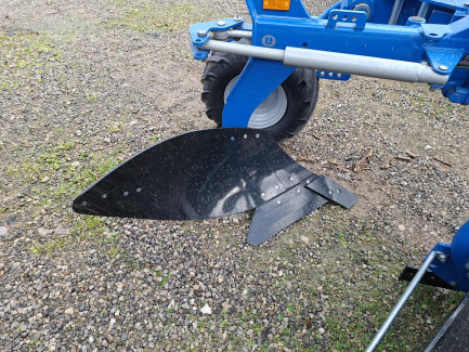 Zdjęcie przedmiotu: OVERUM CX-H4 reversible plough