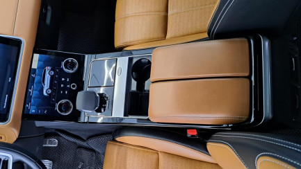 Zdjęcie przedmiotu: RANGE ROVER VELAR 3.0 Diesel MHEV R-Dynamic HSE