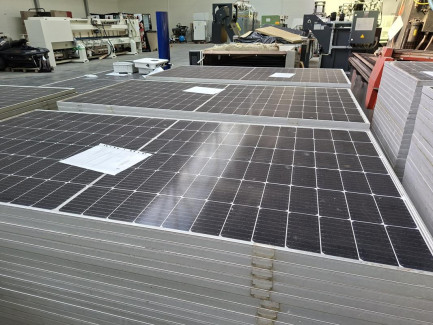 Zdjęcie przedmiotu: Elementy instalacji Fotowoltaicznej o mocy 108,745 kWp
