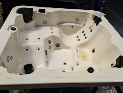 Zdjęcie przedmiotu: AQUAVIA SPA CUBE ERGO hot tub