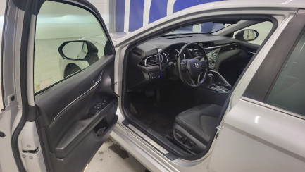 Zdjęcie przedmiotu: Toyota Camry 2.5 Hybrid Comfort CVT
