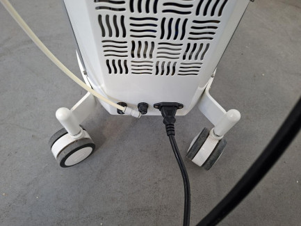 Zdjęcie przedmiotu: The O2 JET CLEAR SPRAY SYSTEM cosmetic device is used for oxybrasion treatment, i.e. water-oxygen peeling.