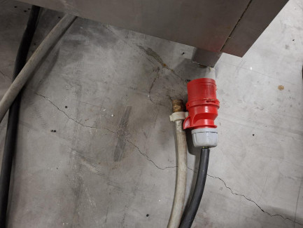 Zdjęcie przedmiotu: WINTERHALTER UF-XL hood type commercial dishwasher