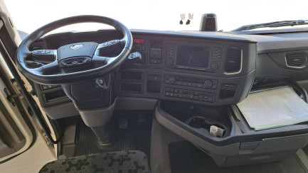 Zdjęcie przedmiotu: SCANIA R460 Super E6 18.0t 4x2 NA Highline