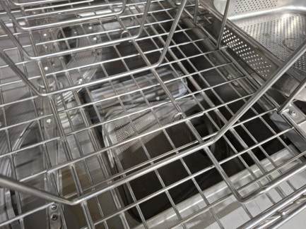 Zdjęcie przedmiotu: WINTERHALTER UF-XL hood type commercial dishwasher