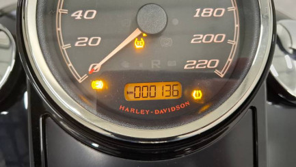 Zdjęcie przedmiotu: Harley Davidson Road King Special