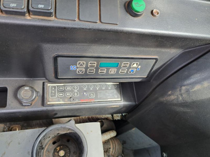 Zdjęcie przedmiotu: Гусеничний екскаватор TAKEUCHI TB 2150 R
