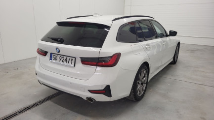 Zdjęcie przedmiotu: BMW 318i Sport Line aut