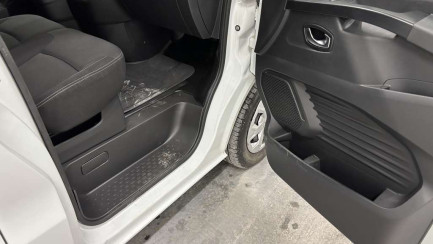 Zdjęcie przedmiotu: Renault Trafic Combi 2.0 dCi Equilibre EDC Declaration of loss of registration certificate