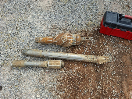 Zdjęcie przedmiotu: Wiertnica horyzontalna AT Boretec MT11x39 Rockdrill 