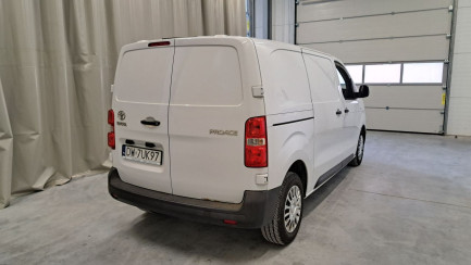 Zdjęcie przedmiotu: Toyota PROACE 2.0 CRD E6.3 3.1t Medium Active Aut.