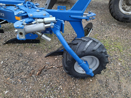 Zdjęcie przedmiotu: OVERUM CX-H4 reversible plough