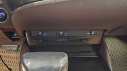 Zdjęcie przedmiotu: Lexus ES300H Elegance