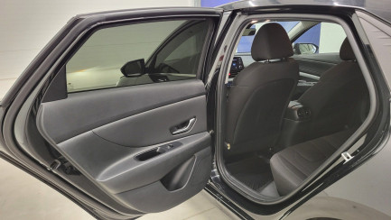 Zdjęcie przedmiotu: Hyundai Elantra 1.6 Smart