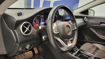 Zdjęcie przedmiotu: Mercedes-Benz CLA 200 7G-DCT AMG Line