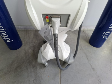 Zdjęcie przedmiotu: Cocoon Medical ELYSION diode laser designed for permanent hair removal and reduction of skin and vascular lesions.