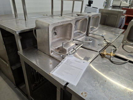 Zdjęcie przedmiotu: A set of catering equipment