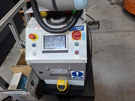 Zdjęcie przedmiotu: UR palletizing station for cartons MECHANICA M-0107-02