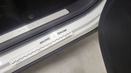 Zdjęcie przedmiotu: Volvo XC60 D4 SCR AWD Momentum aut