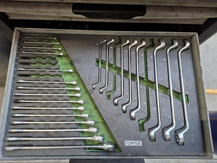 Zdjęcie przedmiotu: Workshop equipment set