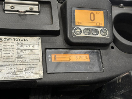 Zdjęcie przedmiotu: Вилочний навантажувач TOYOTA 02-8FGF25