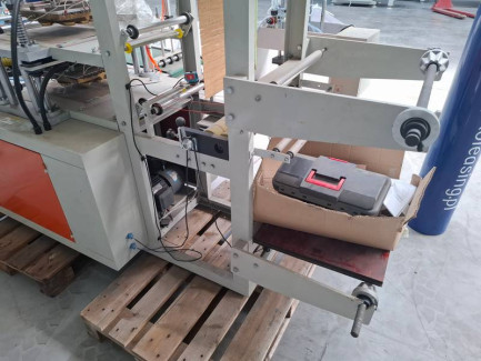Zdjęcie przedmiotu: Maszyna do produkcji foliowych przeźroczystych rękawiczek Well-Tech Internationa Machinery WT-GM-B500