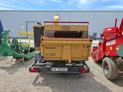 Zdjęcie przedmiotu: VERMEER BC230G2XL branch chipper