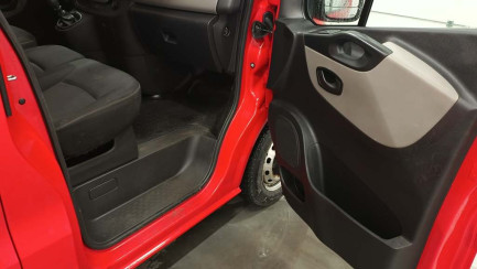 Zdjęcie przedmiotu: Renault Trafic 1.6 dCi E6 3.1t L2H1P2 Pack Clim