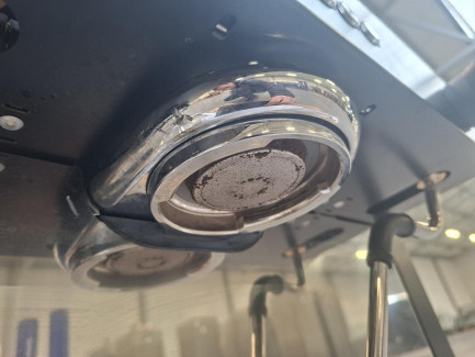 Zdjęcie przedmiotu: Кавоварка CREM EBEE-D82B-22AR 2-х групова